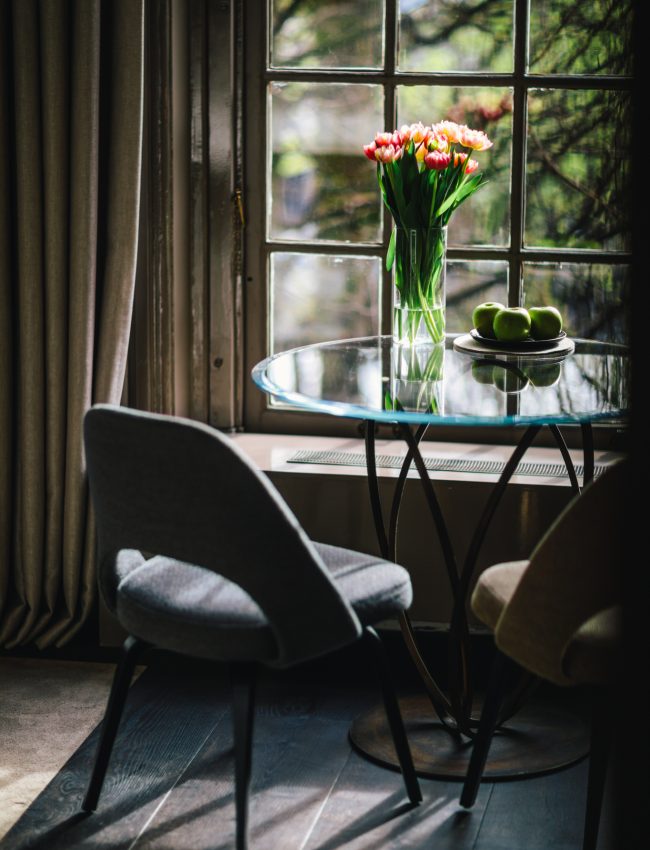 Rooms with tulips